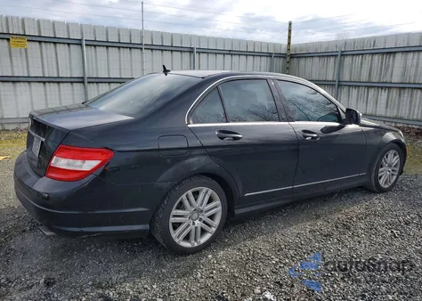 2009 Mercedes-Benz C 300 из США, поврежденный, VIN WDDGF54XX9R072226
